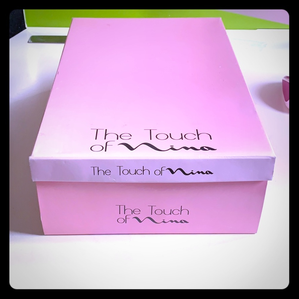 Selling - Picture 2 of 3